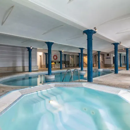 Luxury 2bd Penthouse Private Lift & Swimming Pool