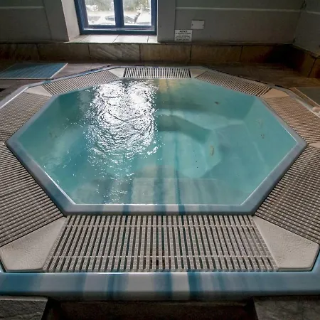 Luxury 2bd Penthouse Private Lift & Swimming Pool *