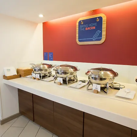 Hotel Express - Glasgow Airport By Ihg 3*