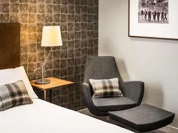 Szálloda West By Compass Hospitality 3*