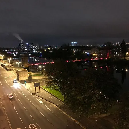 City Centre With River Clyde Views