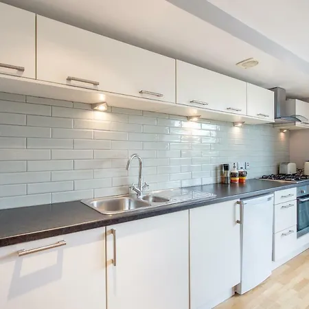 Lomond Serviced Apartments- Merchant's