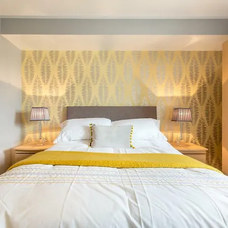 Lomond Serviced Apartments- Merchant's *