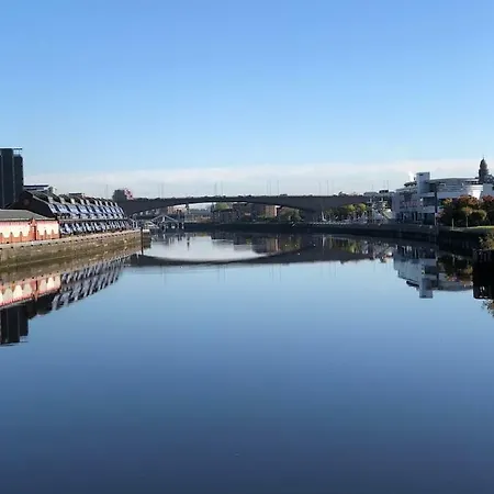 Arcview - Sec Hydro Two Bed Flat With Free Parking And Great View *