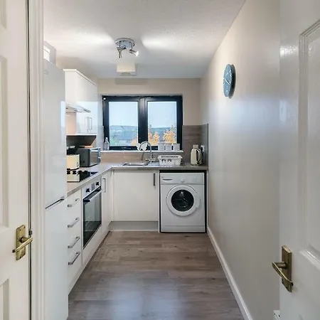 Apartment Arcview - Sec Hydro Two Bed Flat With Free Parking And Great View *