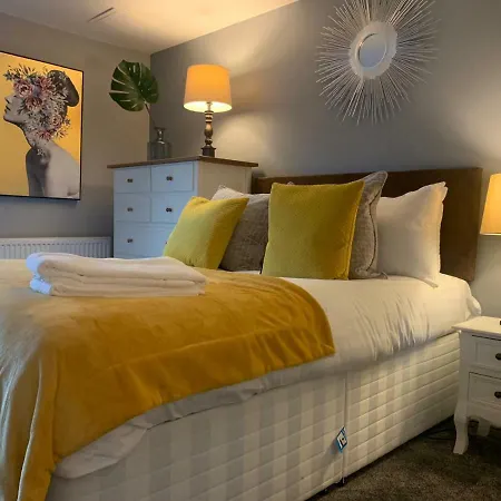 Merchant Modern 1 Bed Executive Flat *