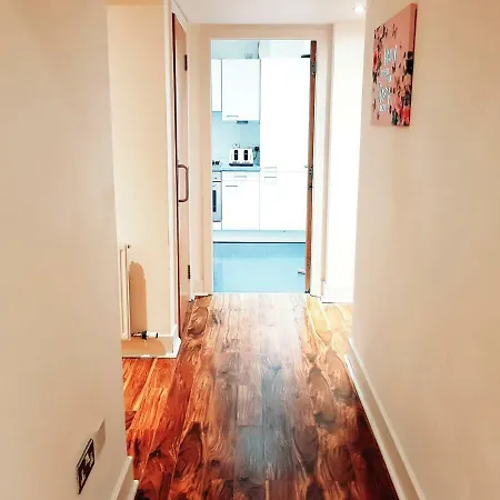 Bright, Spacious 2 Bedroom In The Heart Of City Glasgow