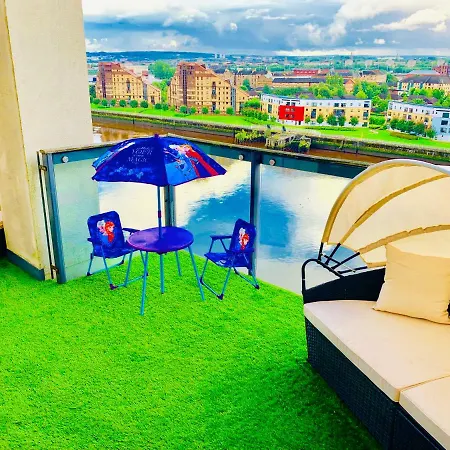 Apartment Centre - The Penthouse With Riverviews -