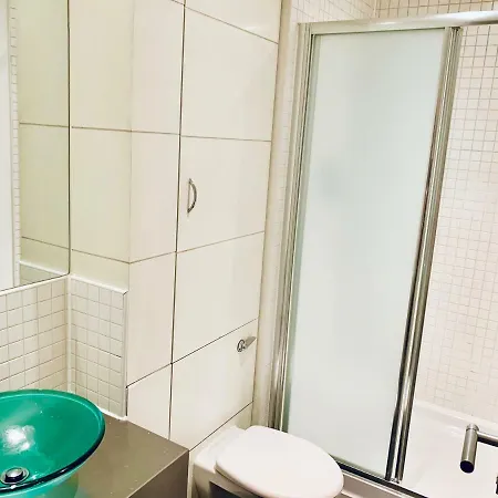 Daire Centre - The Penthouse With Riverviews - *