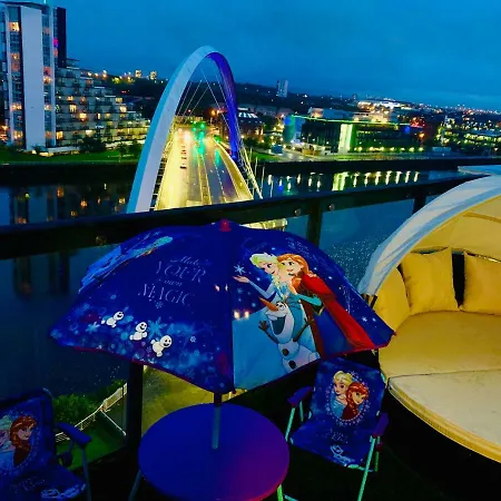 Centre - The Penthouse With Riverviews - アパート
