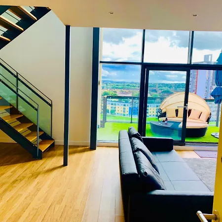 Centre - The Penthouse With Riverviews - Apartament *
