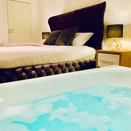 Centre - The Penthouse With Riverviews - Daire *