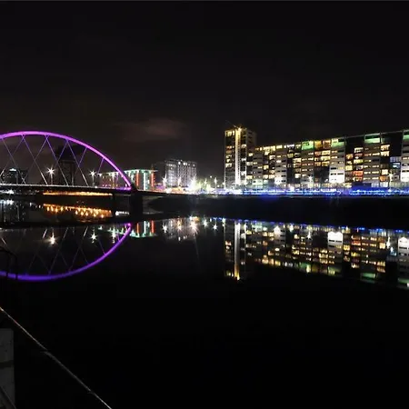 Centre - The Penthouse With Riverviews - Apartment Glasgow