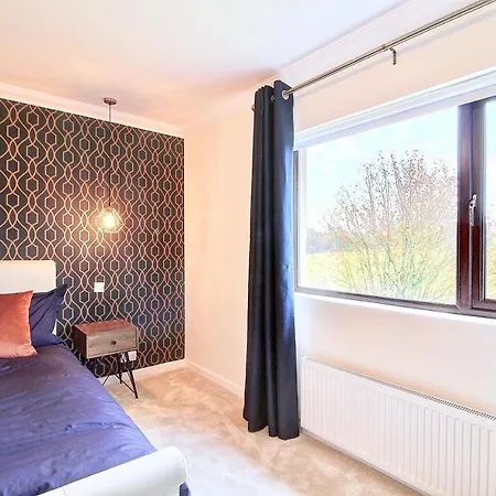 Villa Levern View Glasgow