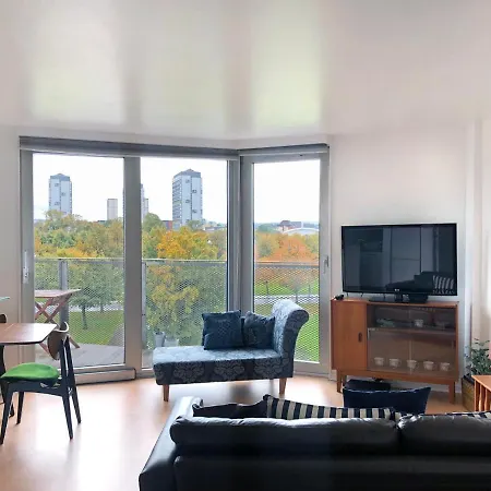Glasgow City Single Room In Homestay With Balcony & Parking Apartament *
