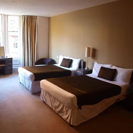 Hotel Oyo The Ivory 2*