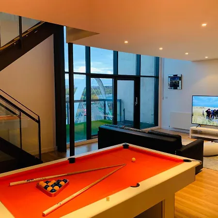 Apartment Centre - The Penthouse With Riverviews - *