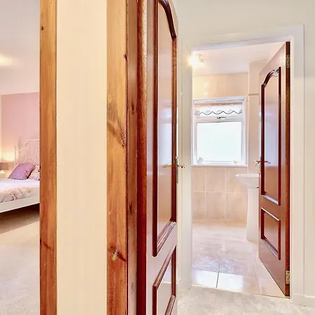 Levern View Villa Glasgow
