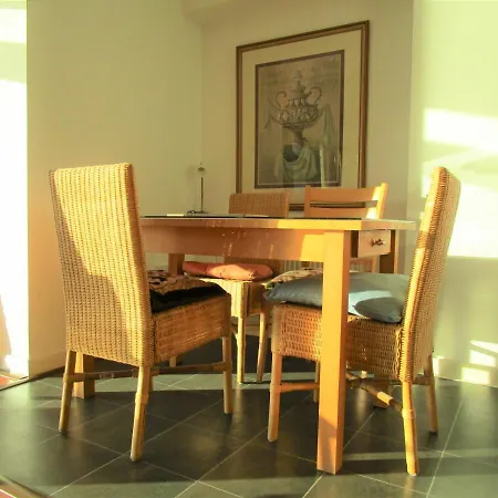 Riverview Vista - Luxury River View Apartment