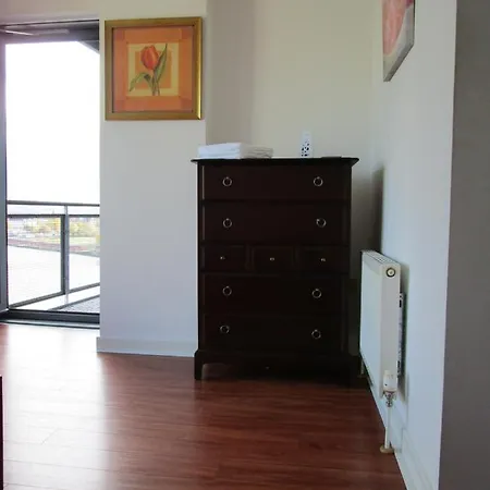 Riverview Vista - Luxury River View Apartment Glasgow