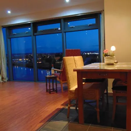 Riverview Vista - Luxury River View Glasgow