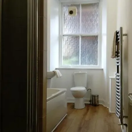 Renfrew At Centre Bed & Breakfast