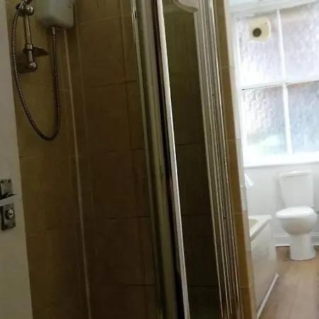 Bed & Breakfast Renfrew At Centre Glasgow