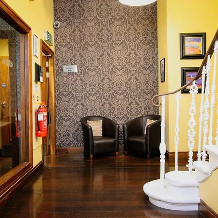 Acorn Hotel