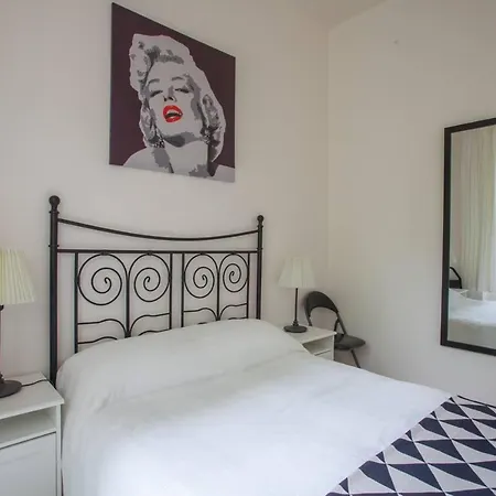 Bright Cosy Flat In Unbelievable Location *