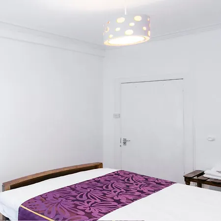 Hotel Oyo Lochinvar 2*