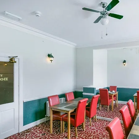 Hotel Oyo Lochinvar 2*