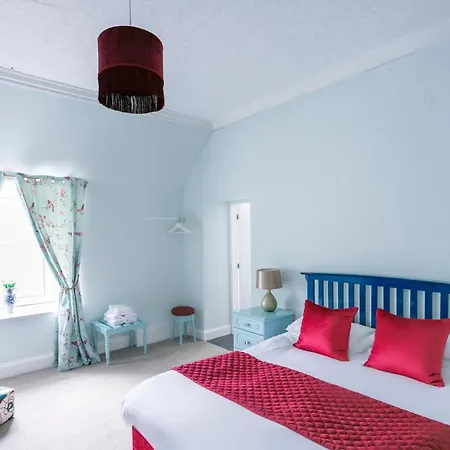 Oyo Lochinvar Glasgow