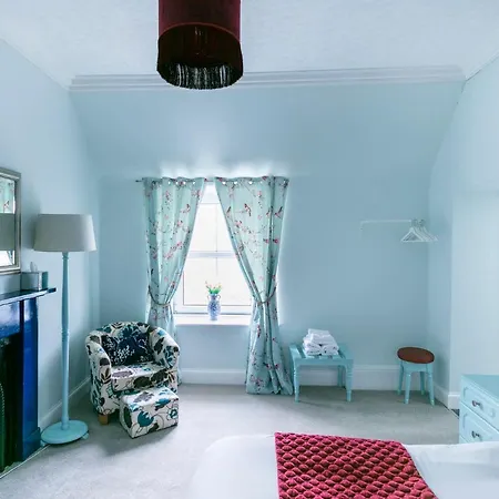 Oyo Lochinvar Glasgow