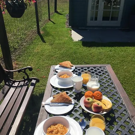 Lodge Auchenlea Glasgow