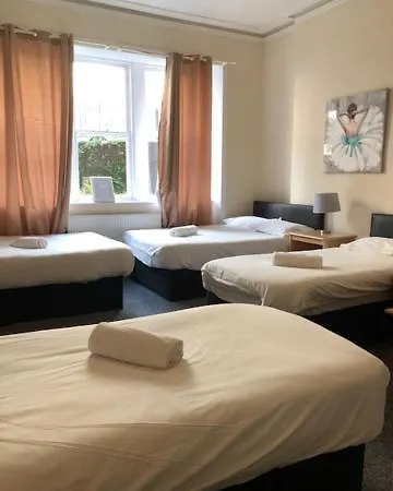 Renfrew At Centre * Glasgow