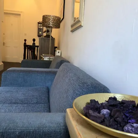 Alojamento de Acomodação e Pequeno-almoço Renfrew At Centre