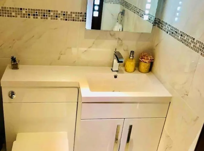 Beautiful 4-bed In Hébergement de vacances Glasgow