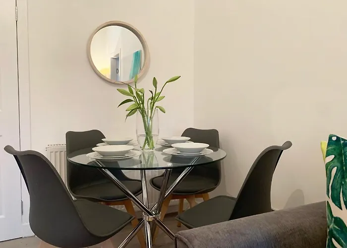 Hillington * Glasgow