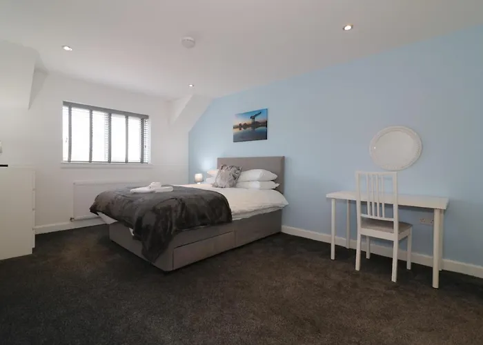 Signature - Railway House 5 Bed * Глазго