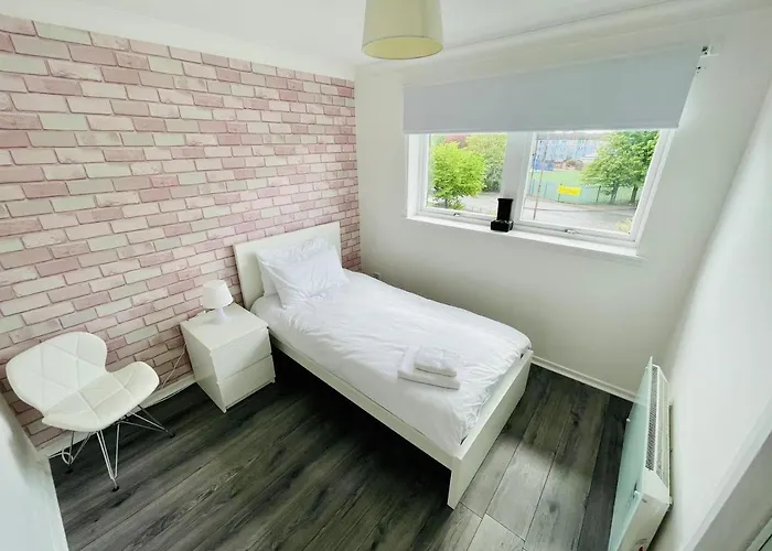 Modern 2 Bedroom Near Centre Apartman