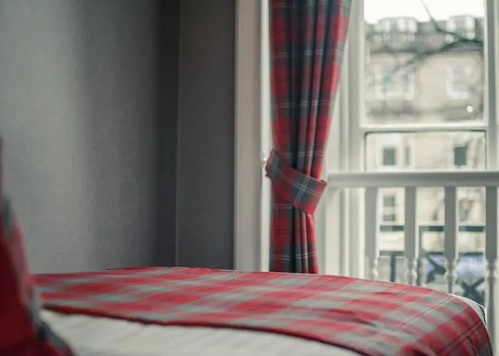 Royal West End Szálloda