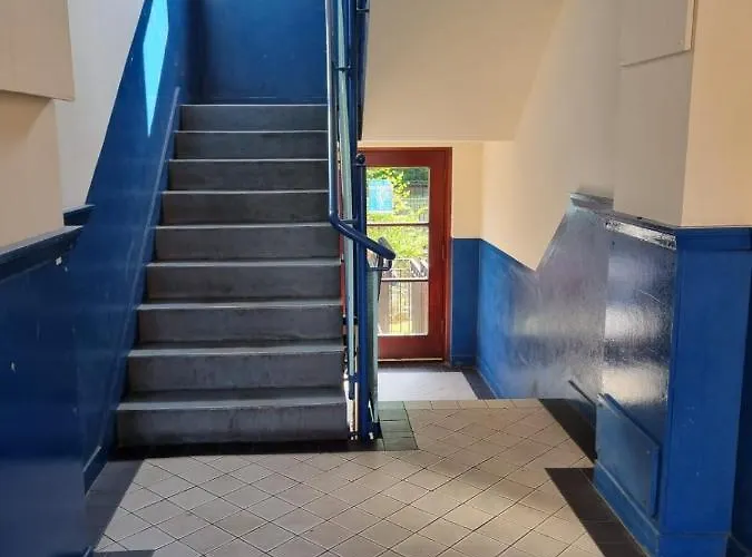 Carnarvon Street Centre