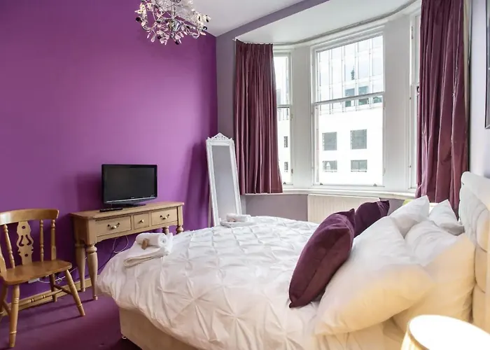 Renfield Apartment, Bright And Spacious Glasgow