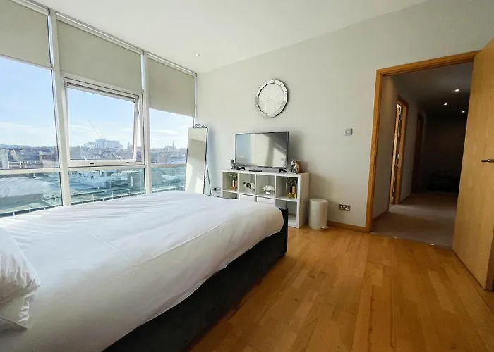 Centre 2-bed Parking Jacuzzi Bath