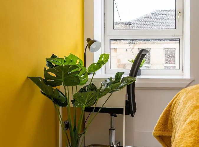 Apartamento Cheerful 2 Bedroom Homely Apartment, Sleeps 4 Guest Comfy, 3x Double Bed, Parking, Free Wifi, Suitable For Business, Leisure Guest,glasgow, West End, Near Centre, Perfect For Common Wealth Games 2026 *