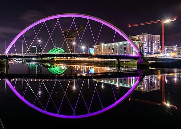 Centre G1 Penthouse With Riverviews - Duplex - 4 Bedrooms, 3 Bathrooms, Kitchen, 1 Living Room, 1 Dining Room, 2 Terraces, Parking, Floor, 2050 Sq Ft, Merchant Glasgow