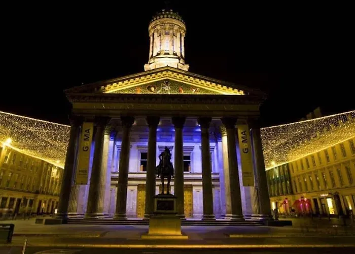 Centre G1 Penthouse With Riverviews - Duplex - 4 Bedrooms, 3 Bathrooms, Kitchen, 1 Living Room, 1 Dining Room, 2 Terraces, Parking, Floor, 2050 Sq Ft, Merchant Apartamento