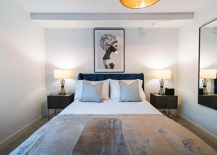 The Lusso - 2br - A 5* Escape Like No Other Apartament *