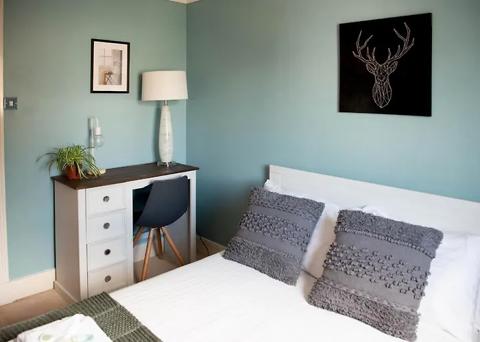 Pass The Keys Lovely 2-bed In Perfect City Location With Parking * Glasgow