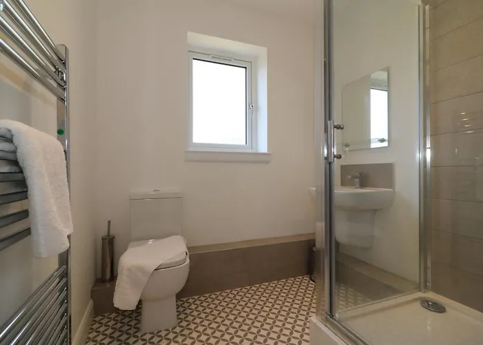 Апартаменты Signature - Railway House 5 Bed